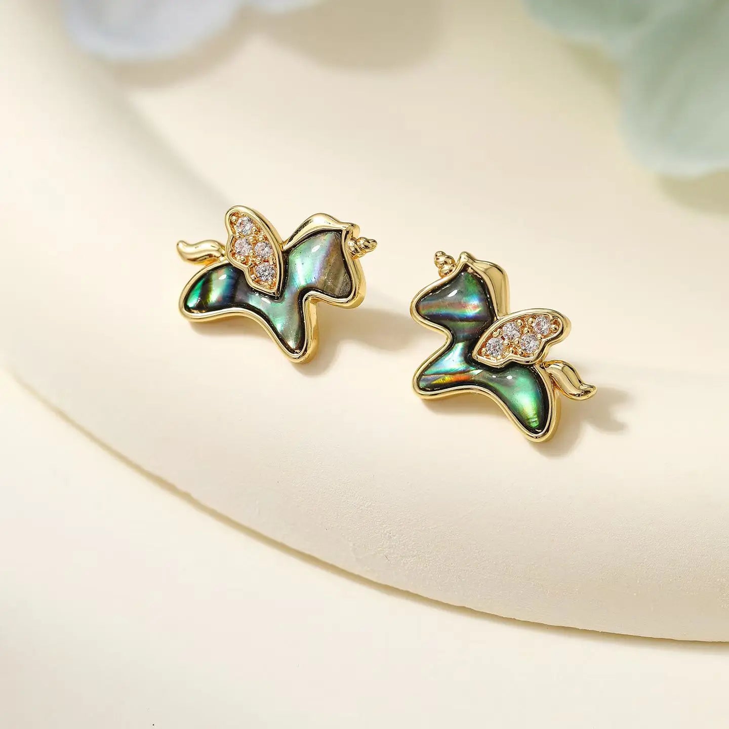 Fashion Trendy Animals Horse Sweet Stud Earrings for Girls Elegant New Year Glamorous Jewelry for Women Ladies Accessories