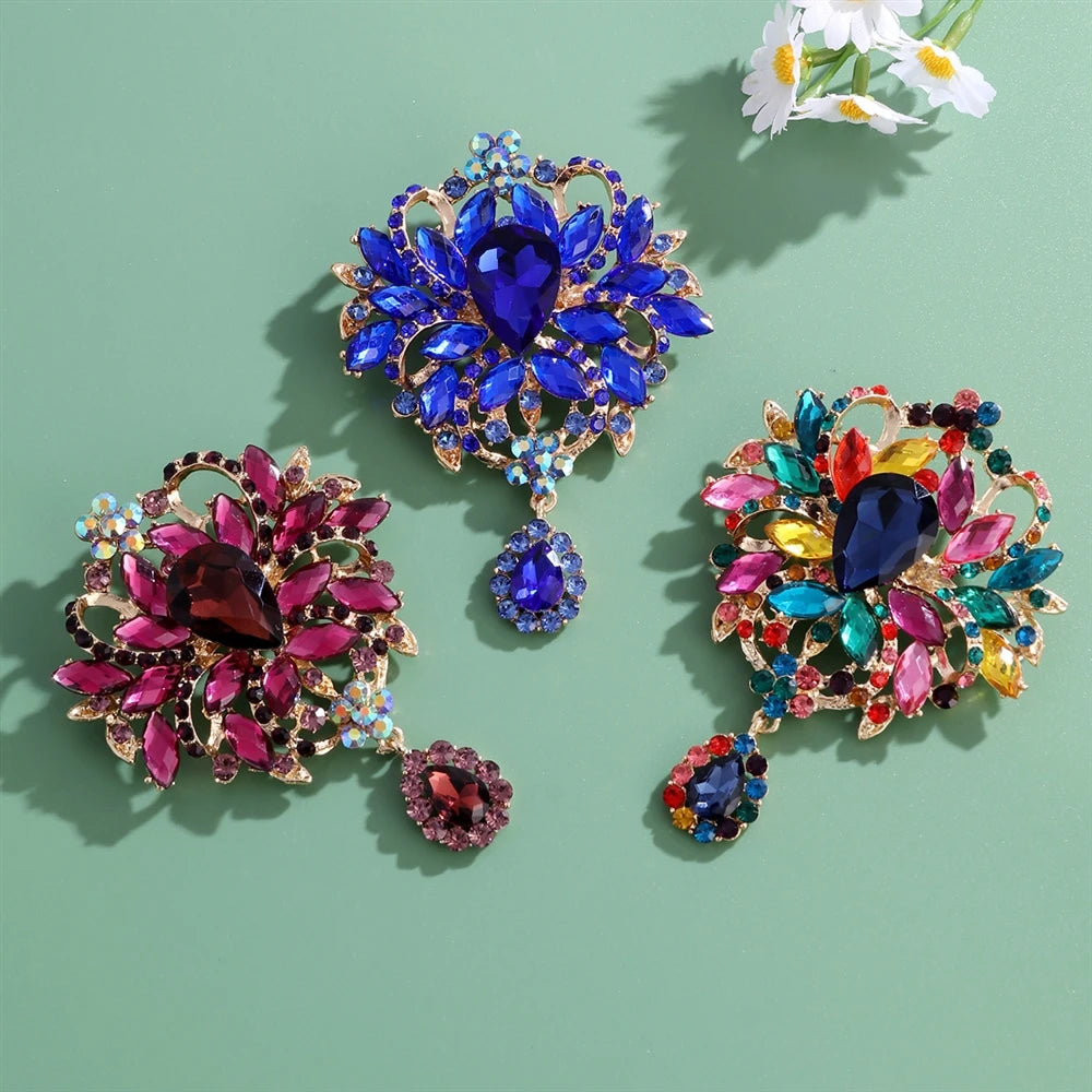 Fashion Glitter Sparking Rhinestone Dainty Brooches for Girls Elegant Stylish Pins Jewelry for Women Ladies Accessories Hot Sale