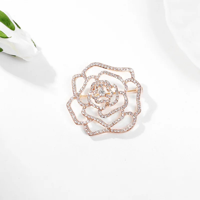 Fashion Glitter Rhinestone Sweet Floral Brooches for Girls Stylish Elegant Sparking Pins Jewelry for Women Ladies Accessories