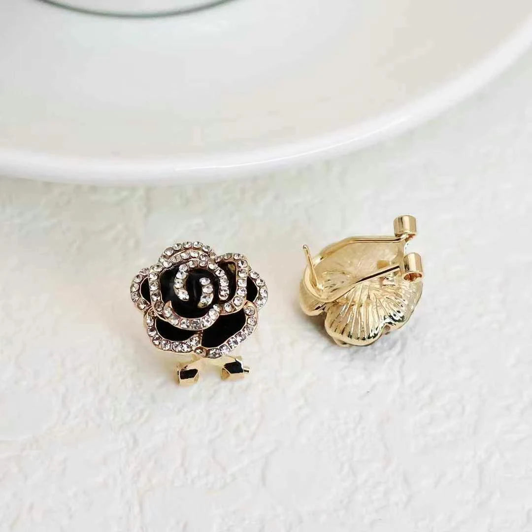 Ladies Hot Sale Flower Small Rhinestone Stud Earring Glitter Elegant Graceful Fashion Wholesale Jewelry Accessories for Causal