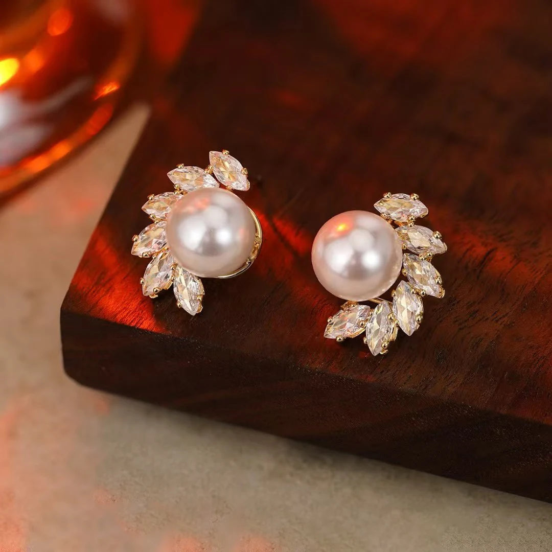 Glitter Sparkle Imitation Pearl Luxury Chic Stud Earrings for Girls Elegant Sweet Graceful Jewellry for Women Ladies Accessories