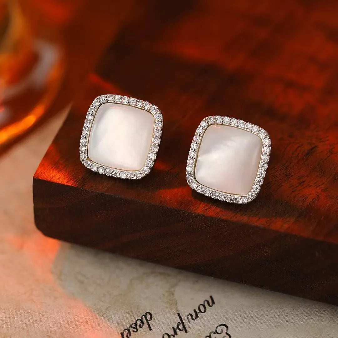 Women Square Dogs Origami Crane Shape Small Stud Earring Fashion Cute Elegant High Quality Jewelry Accessories for Female Daily