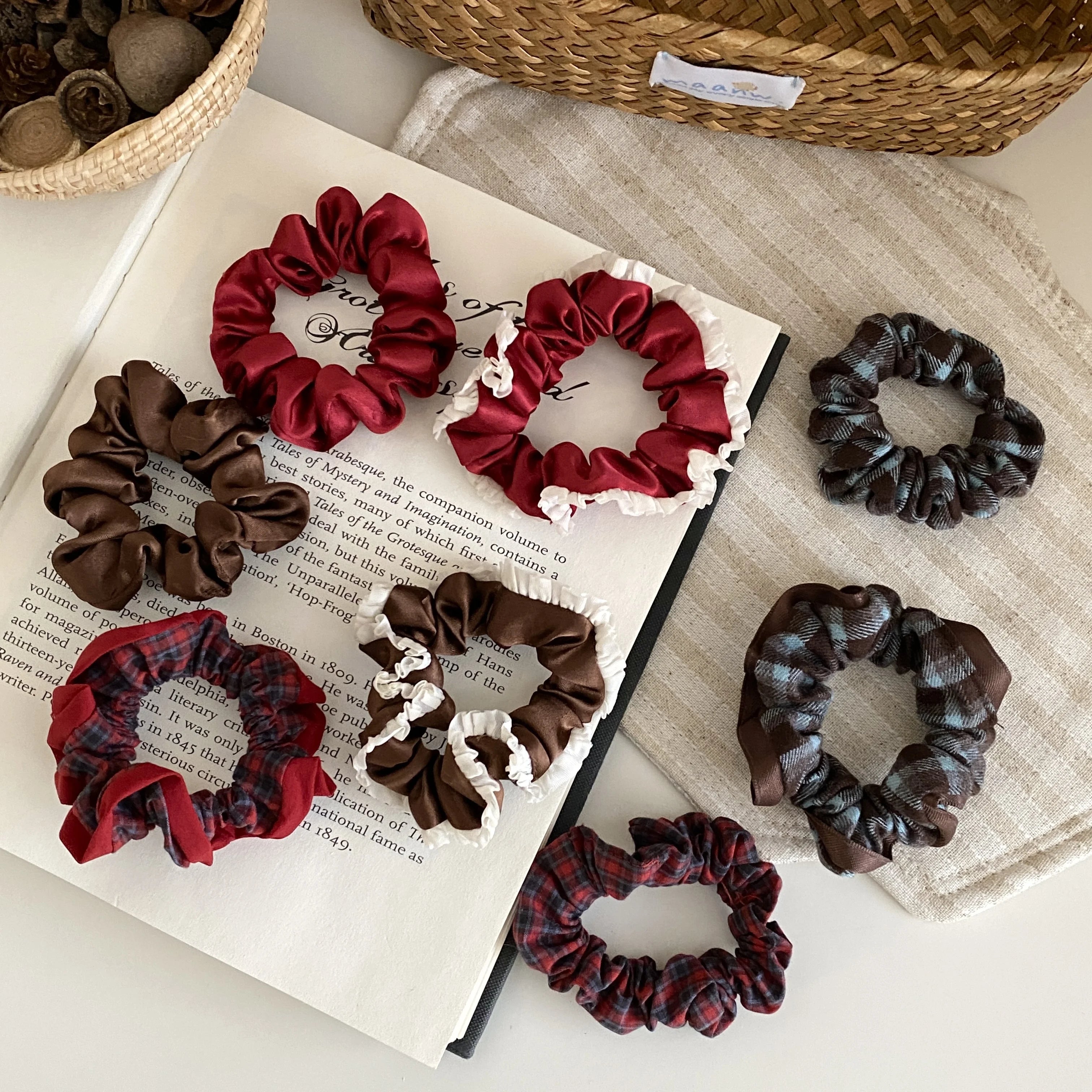 Sweet Fashion Trendy High Elastic Scrunchies for Girls Cute Lustrous Hair Ties for Women Ladies Hair Accessories in Stock