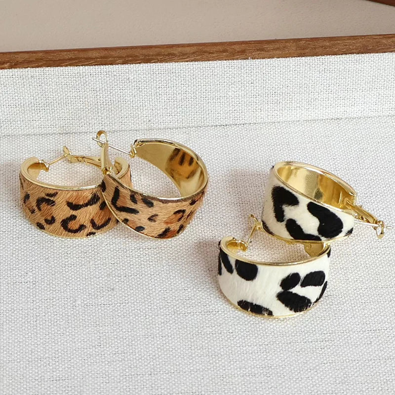 Fashion Leopard Print Vintage Retro Classic Hoop Earrings for Girls Simple Trendy Elegant Jewelry for Women Ladies Accessories