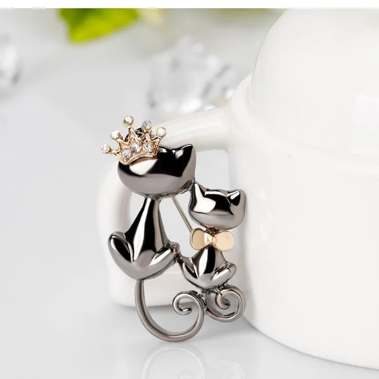 Fashion Simple Minimalistic Cats Puppy Sweet Brooches for Girls Glitter Lustrous Pins Jewelry for Women Ladies Accessories