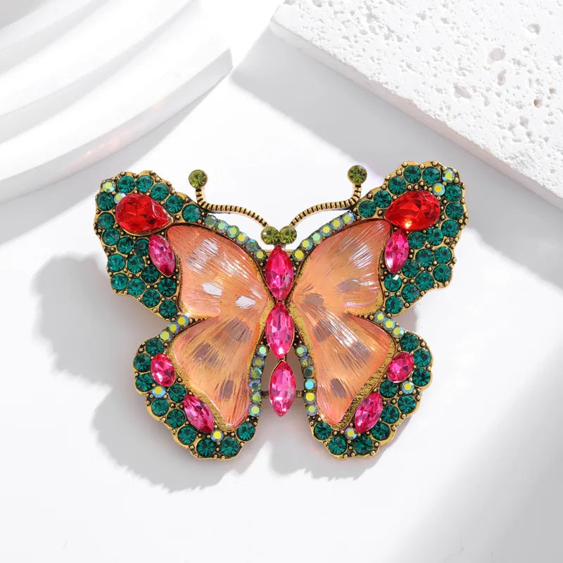 Fashion Butterfly Lustrous Sweet Butterfly Brooches for Girls Elegant Pins Jewelry for Women Ladies Accessories New Design