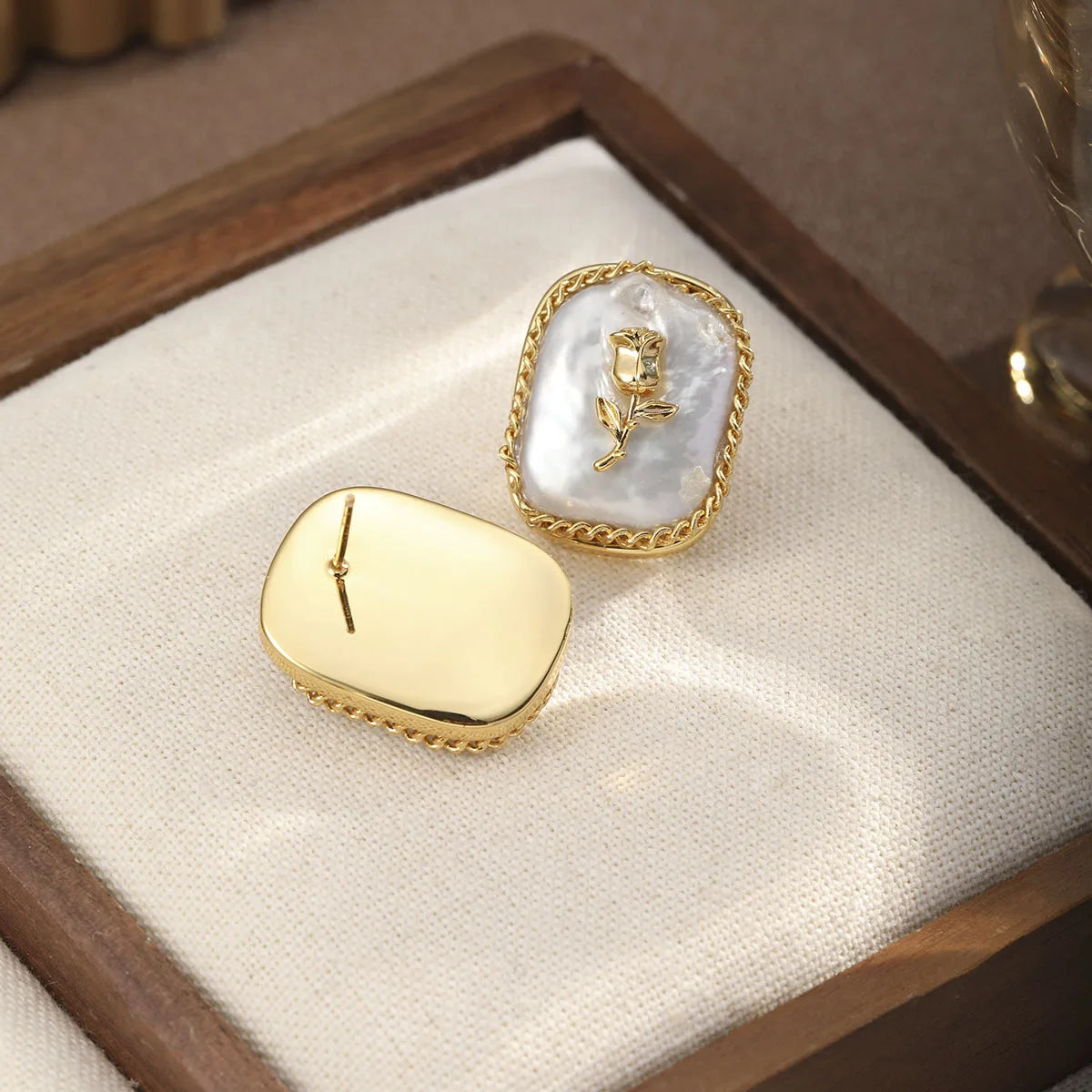 Fashion 18K Gold Plated Pearl Stud Earrings for Girls Trendy Simple Jewelry for Women Ladies Wholesale China Manufacturer