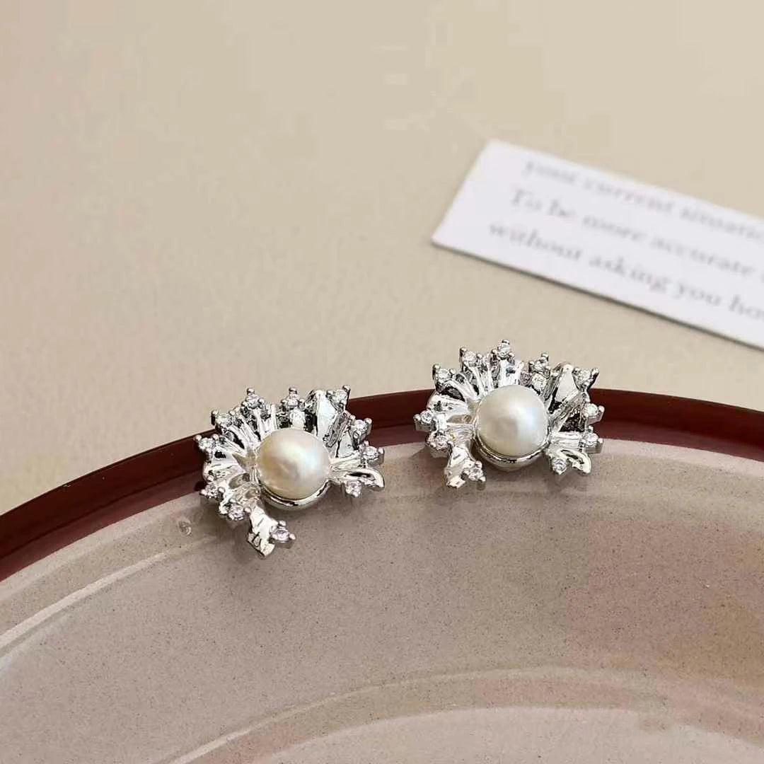 Women Creative Design Star Shape Small Stud Earring Fashion Glitter Sparking Lightweight Bulk Jewelry Accessory for Female Daily