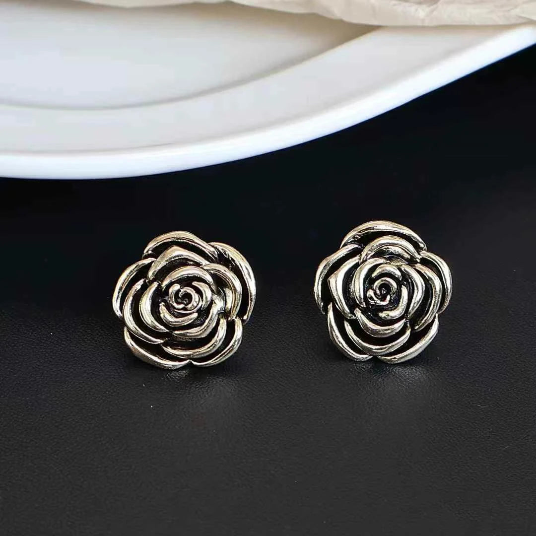 Women Hot Sale Flower Shape Small Mini Punk Fashion Chic Trendy High Quality Bulk Jewelry Accessories for Female Street Causal