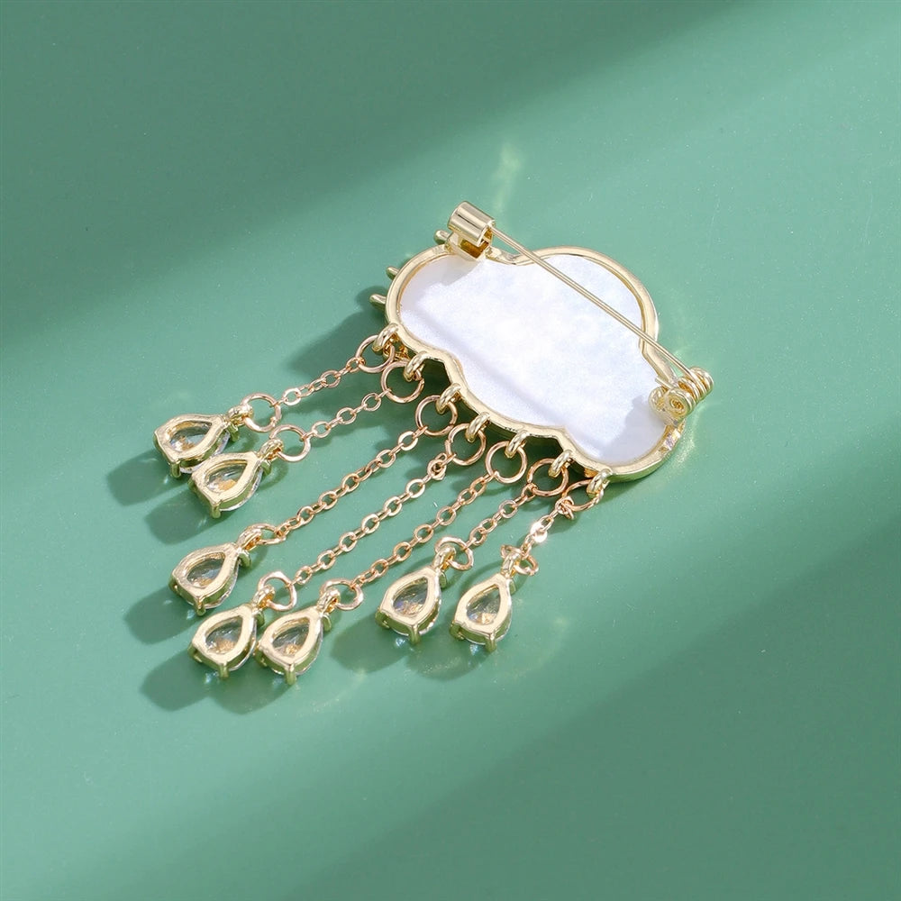 Fashion Chinese Style Cloud Vintage Retro Tassel Brooches for Girls Glitter Elegant Pins Jewelry for Women Ladies Accessories
