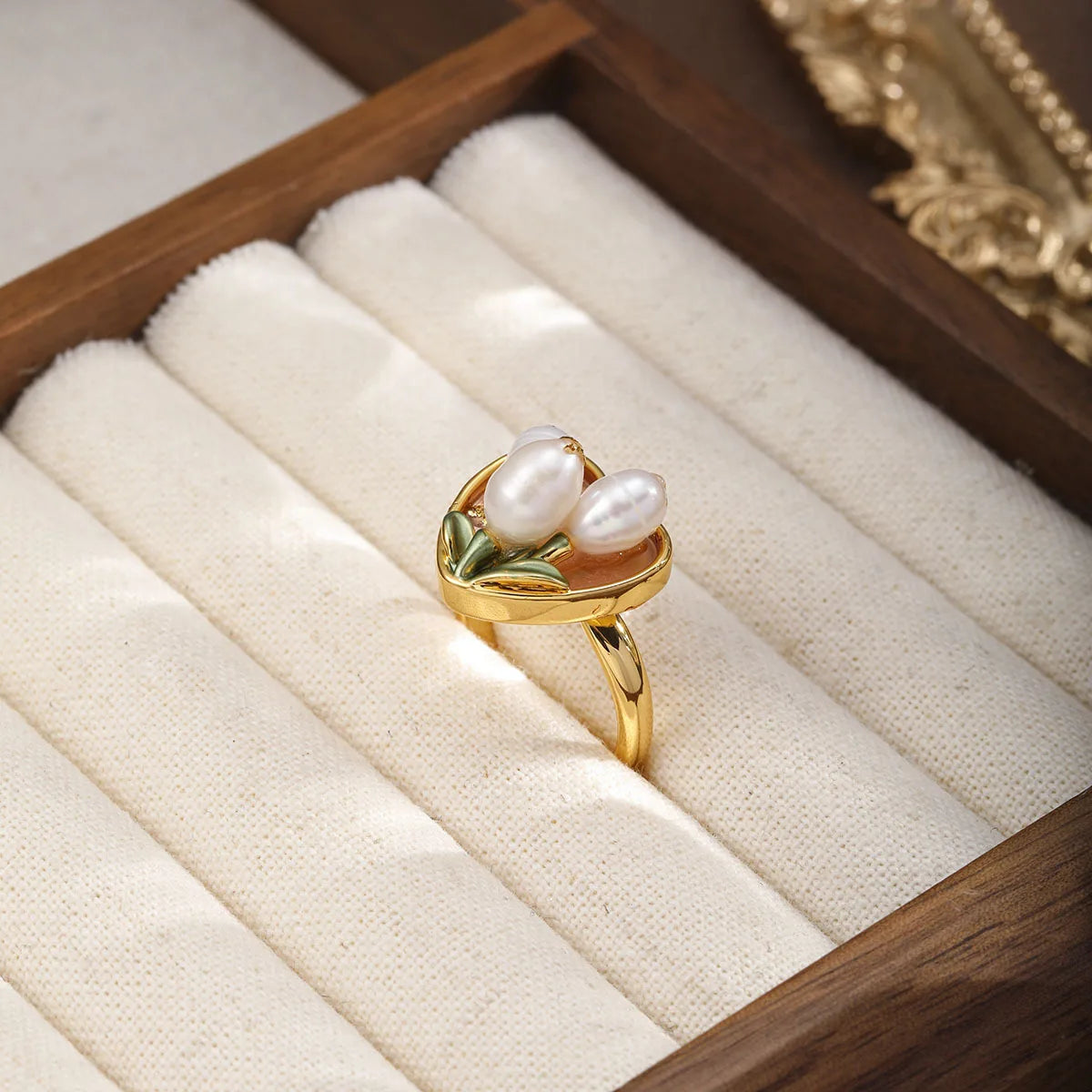 Fashion Freshwater Pearl Flowers Copper 18K Gold Plated Rings for Girls Sweet Elegent Jewelry for Women Ladies Wholesale Bulk