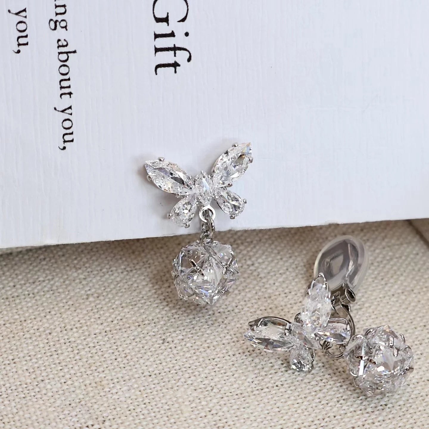 Fashion Luxury Butterfly Glitter Glamorous Fine Clip on Earrings for Girls Elegant Sparkle Jewelry for Women Ladies Accessories