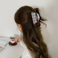 Women Fashion Classic Plaid Hair Claw Clips for Girls Elegant Sweet Simple Hair Accessories for Ladies Chinese Suppliers Chic