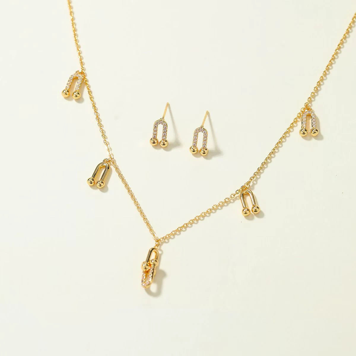 Luxury Refined Charms Glamorous Necklaces for Girls Elegant Sweet Art Deco Stud Earrings for Girls Jewelry Sets for Women Ladies