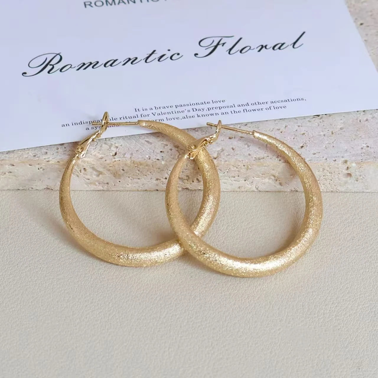 Fashion Classic Vintage Retro Minimalistic Hoop Earrings for Girls Trendy Elegant Charms Jewelry for Women Ladies Accessories
