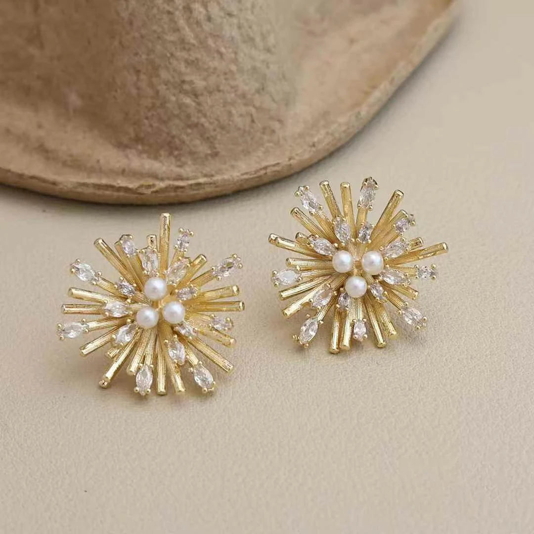 Female Hot Sale New Design Flower Shape Small Stud Earring Trendy Glitter Fashion Elegant Bulk Order Causal Jewelry Accessories