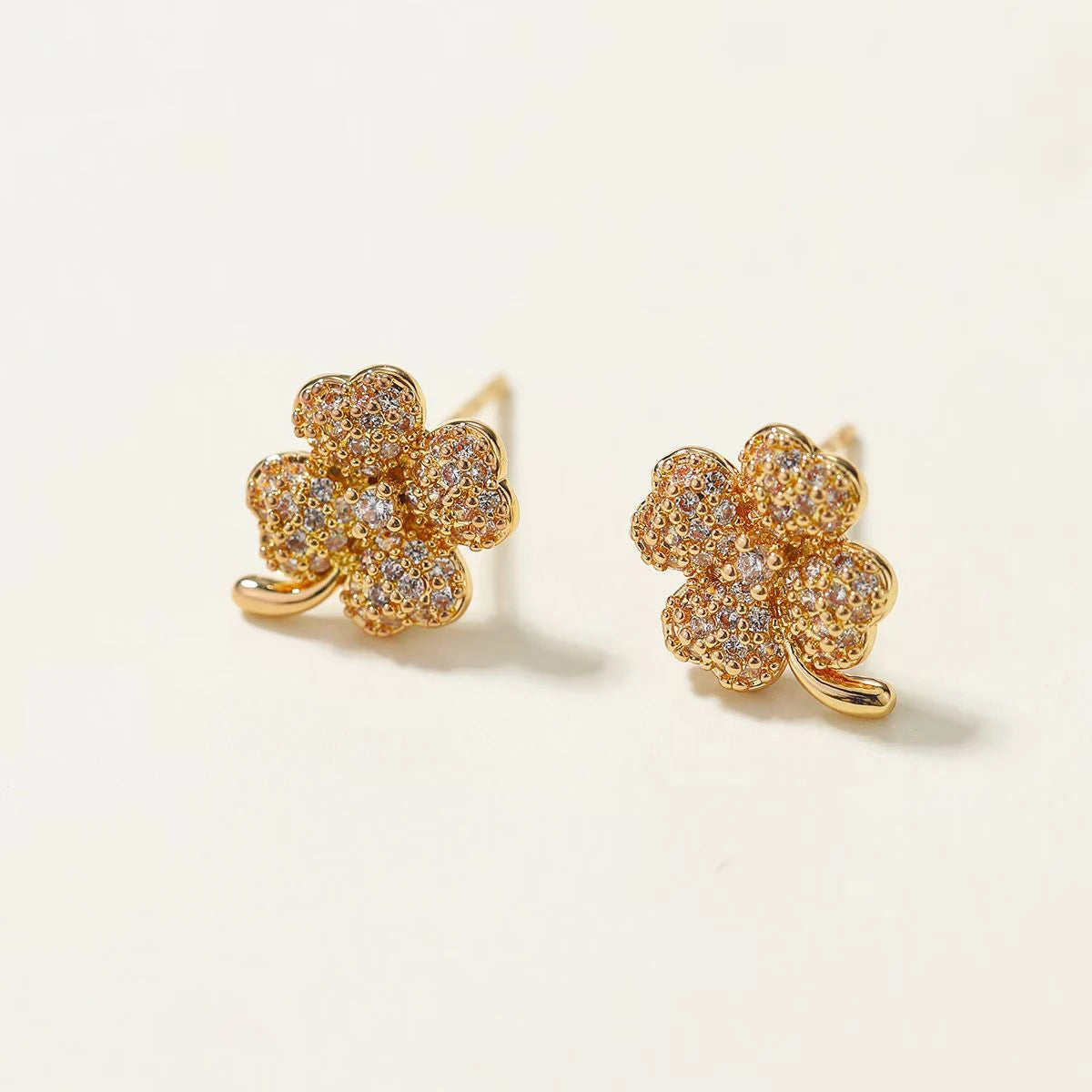 Sweet Trendy Fashion Stylish Rhinestone Heart Shaped Glitter Stud Earrings for Girls Elegant Jewelry for Women Accessories