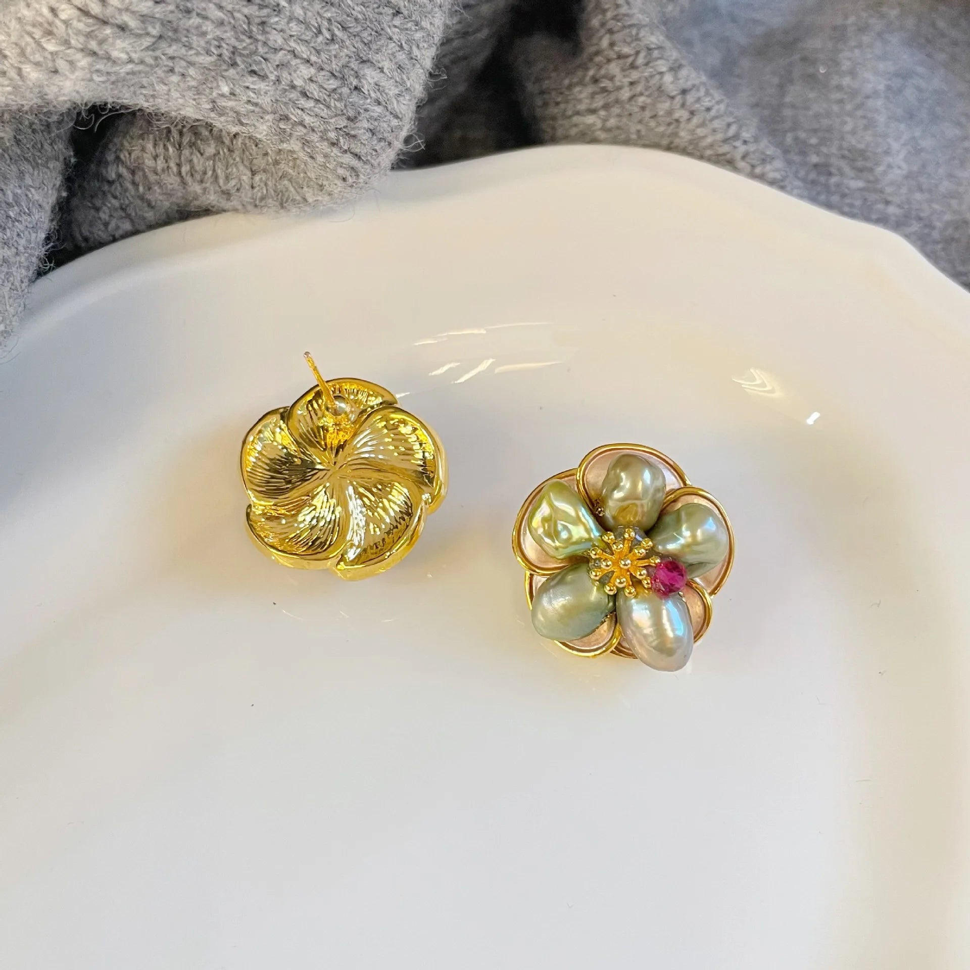Fashion Flower Copper 18K Gold Freshwater Pearl Stud Earrings for Girls Sweet S925 Jewelry for Women Ladies Wholesale Bulk