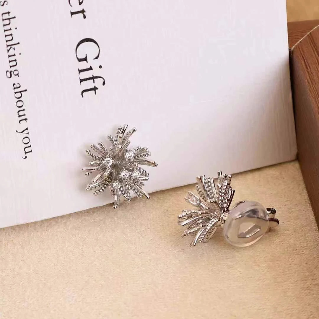 Women Latest Creative Design Irregular Shape Small Clip-on Earring Trendy Elegant Chic Charms Bulk Jewelry Accessories for Daily