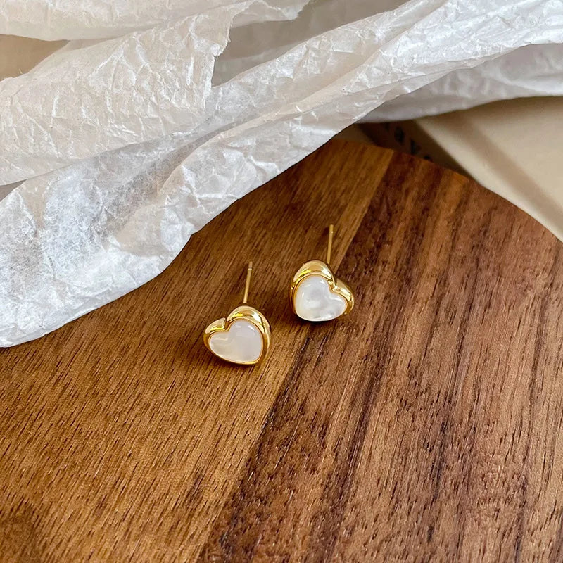 Fashion 18K Gold Plated Heart Shaped S925 Silver Stud Earrings for Girls Sweet Jewelry for Women Ladies Wholesale China Supplier