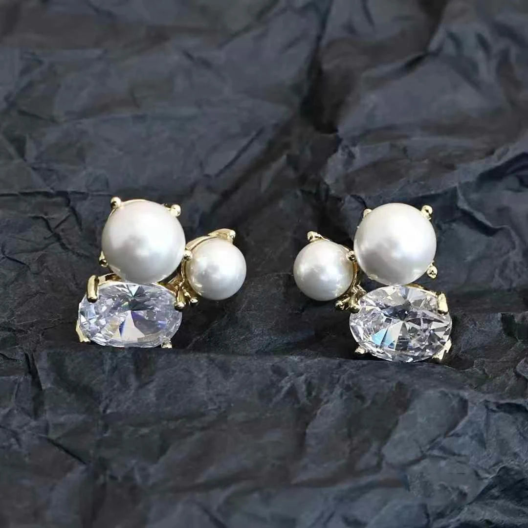Elegant Fashion Imitation Pearl Graceful Stud Earrings for Girls Sweet Glitter Jewelry for Women Ladies Accessories Wholesale