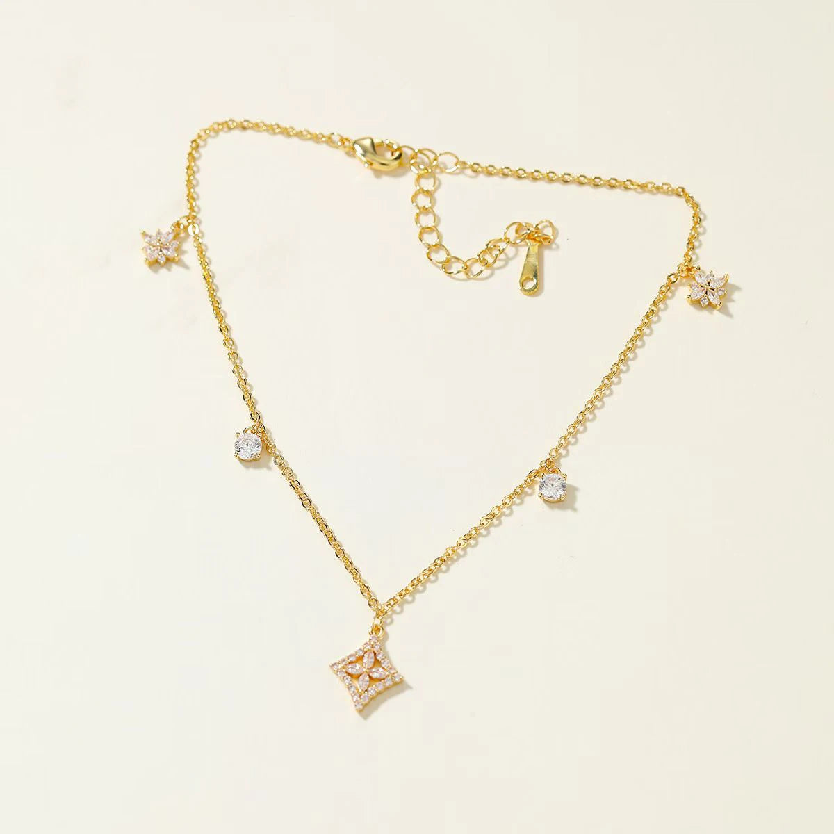 Fashion Refined Charms Elegant Bracelets for Girls Chain Glamorous Art Deco Jewellry for Women Ladies Accessories Bijuterias