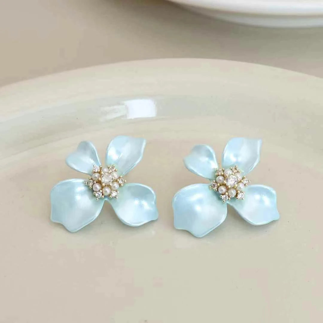 Female Flower Shape Small Stud Earring Fashion Luxurious Dainty Affordable Bulk Jewelry Accessories for Women Daily Causal Use