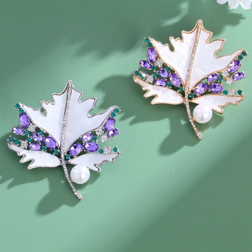 Fashion Leafs Maple Sweet Elegant Brooches for Girls Trendy Stylish Jewelry for Women Ladies Accessories Wholesale New Design