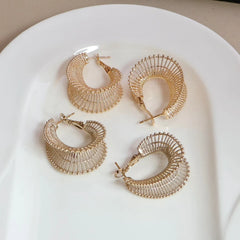 Fashion Trendy Minimalistic Simple Hoop Earrings for Girls Charms Chic Art Deco Jewelry for Women Ladies Accessories Wholesale