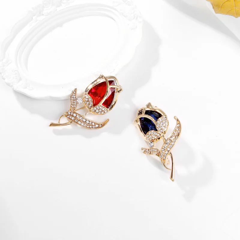 Fashion Sweet Flowers Roses Elegant Brooches for Girls Glamorous Trendy Pins Jewelry for Women Ladies Accessories Wholesale