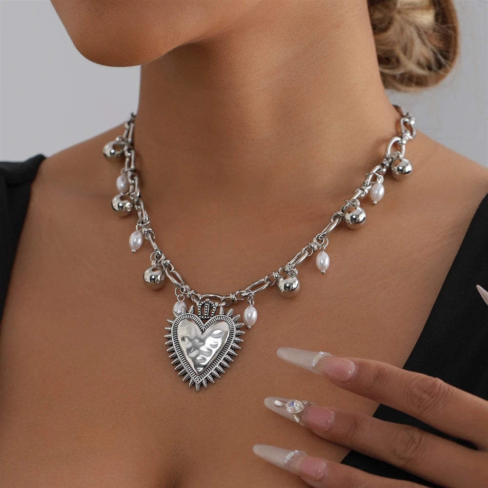 Fashion Mental Heart Shaped Cool Sweet Spicy Necklaces for Girls Punk Glamorous Jewelry for Women Ladies Accessories Wholesale