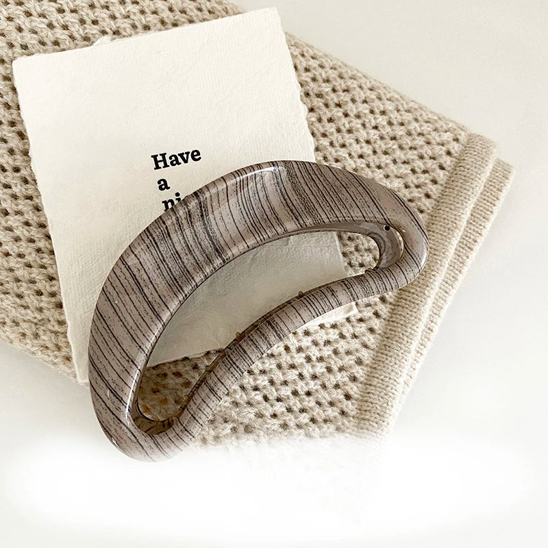 Fashion Vintage Classic Hair Claw Clips for Girls Simple Minimalistic Stripe Claws for Women Ladies Hair Accessories in Stock