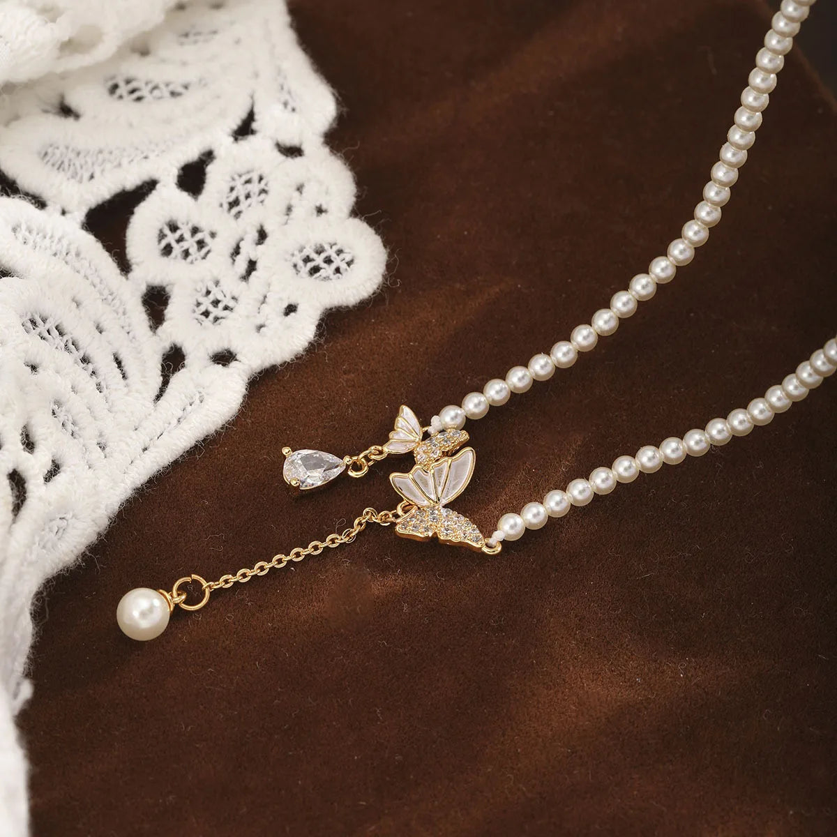 Fashion Elegant Butterfly Pearl Cubic Zirconia 18K Gold Plated Necklaces for Girls Sweet Jewelry for Women Ladies Wholesale
