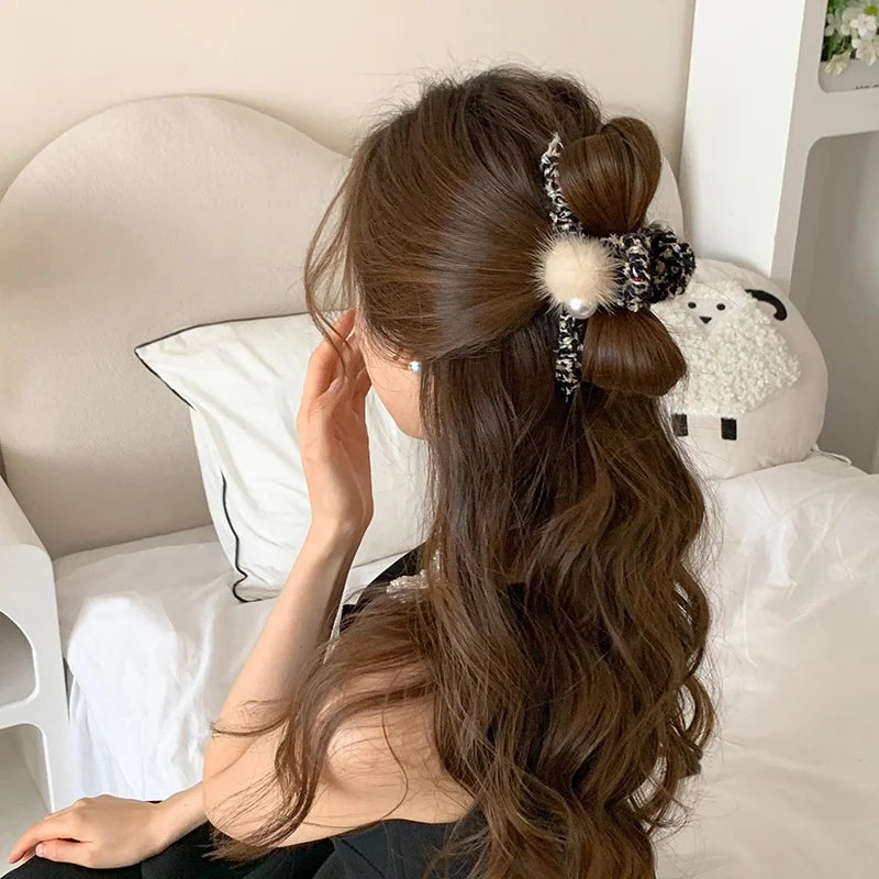 Fashion Minimalistic Bowknot Classic Hair Claw Clips for Girls Elegant Graceful Claws for Women Ladies Hair Accessories Chic