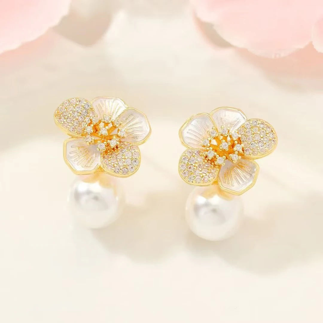 Women Flower Shape Imitation Pearl Hot Sale Drop Earring Fashion Graceful Elegant Bulk Jewelry Accessories for Female Causal Use