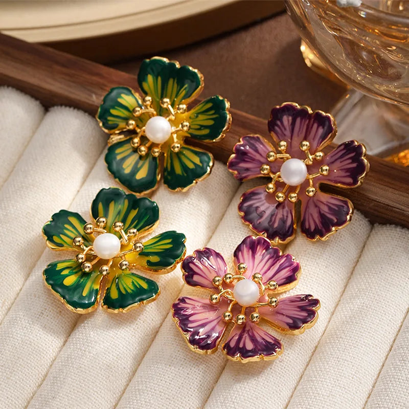 Ladies Flower Shape S925 Silver 18k Gold-plated Freshwater Pearl Stud Earring Elegant Fashion Low MOQ in Stock Jewelry for Women