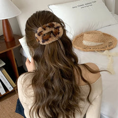 Trendy Fluffy Leopard Winter Hair Claw Clips for Girls Elegant Sweet Cute Hair Accessories Ties Scrunchies Chinese Supplier