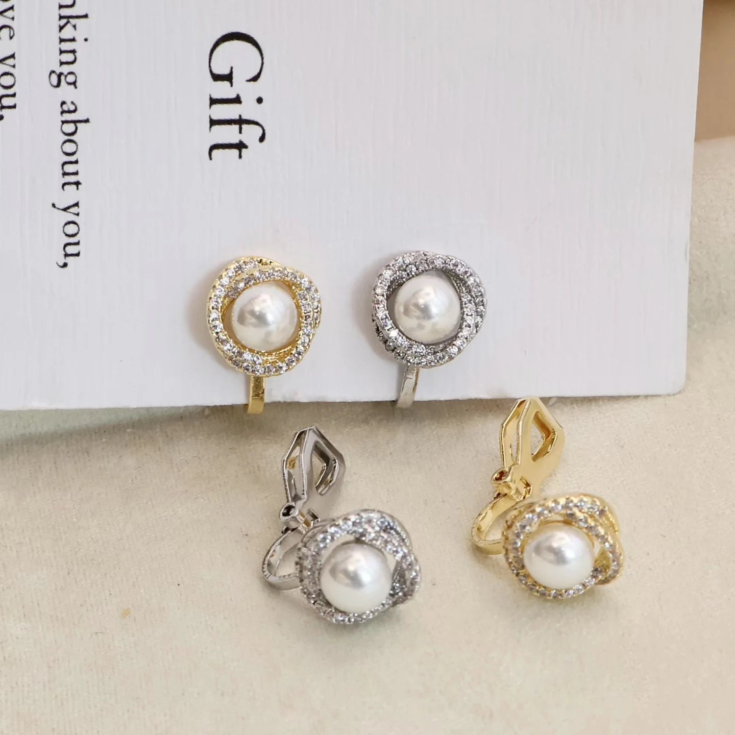 Ladies Creative Design Flower Shape Imitation Pearl Small Mini Clip-on Earring Fashion Glamorous Bulk Street Jewelry Accessories