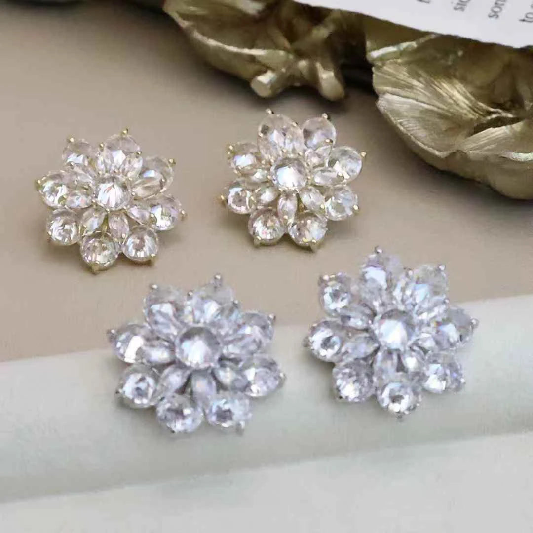Fashion Glitter Sparkle Elegant Fine Stud Earrings for Girls Artificial Glamorous Jewelry for Women Ladies Accessories Wholesale