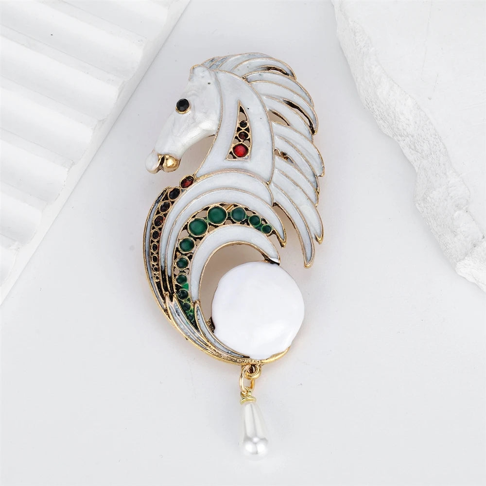 Fashion Animals Horses Sweet Trendy Brooches for Girls Elegant New Year Pins Jewelry for Women Ladies Accessories Wholesale