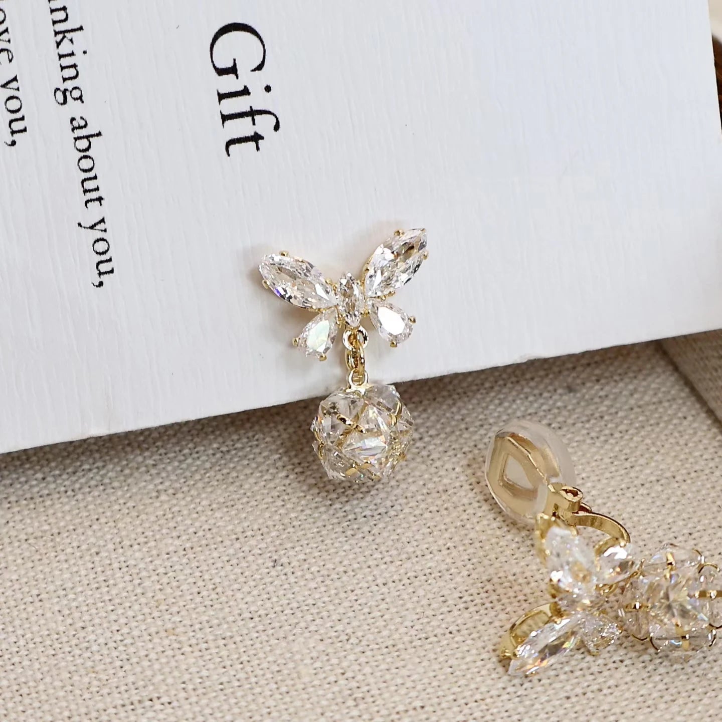 Fashion Sweet Glitter Dainty Refined Clip on Earrings for Girls Sparkle Trendy Jwelleries for Women Ladies Accessories Chic