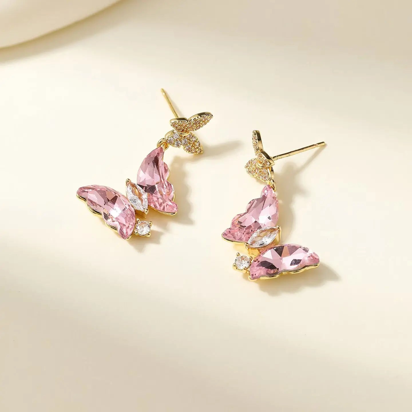 Adorable Butterfly Animals Elegant Drop Earrings for Girls Fashion Simple Rhinestone Jewelry for Women Ladies Accessories Chic