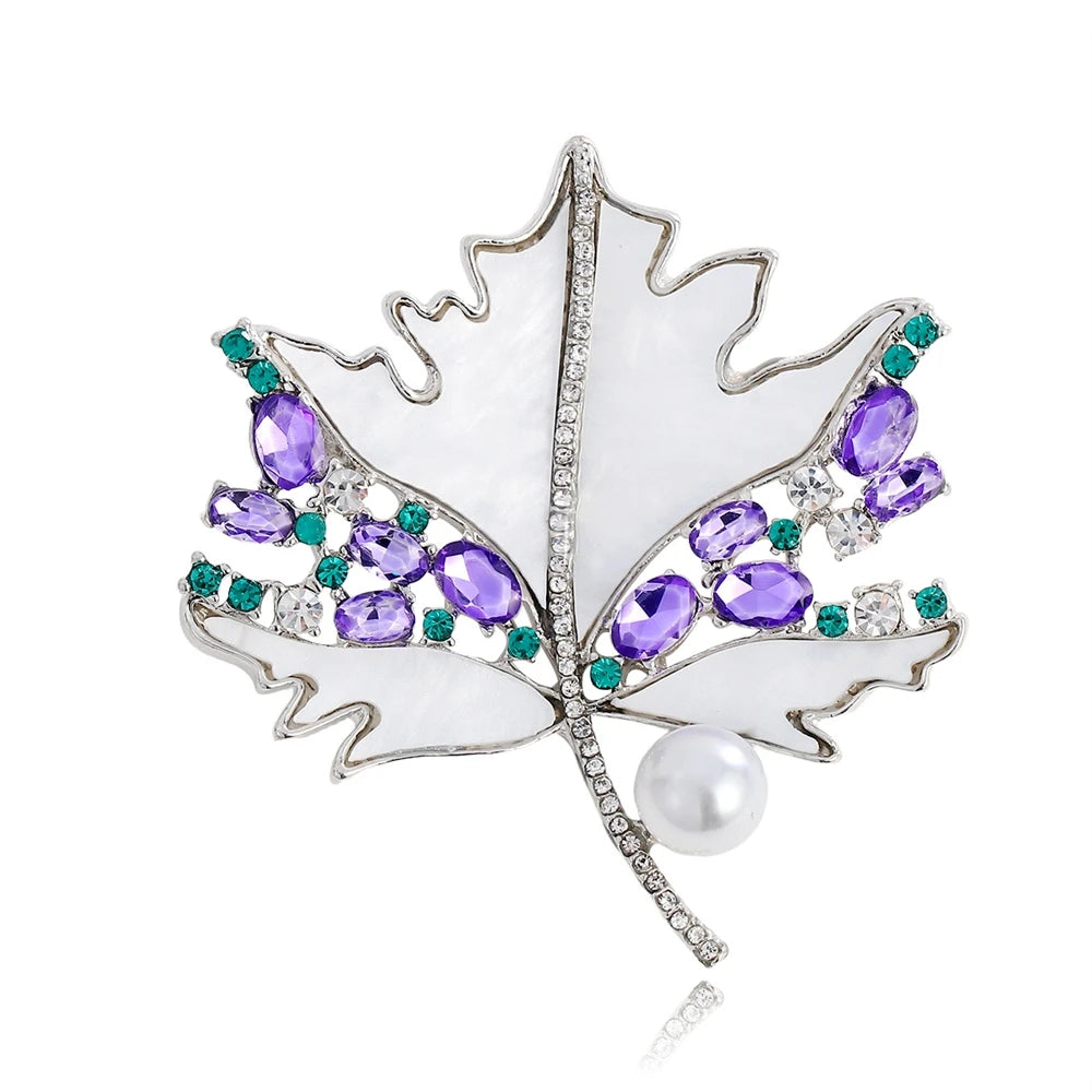 Fashion Leafs Maple Sweet Elegant Brooches for Girls Trendy Stylish Jewelry for Women Ladies Accessories Wholesale New Design