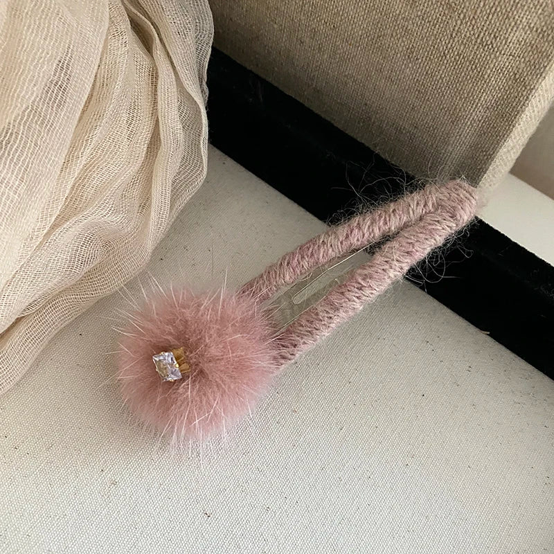 Female Pink Fur New Design Small Snap Clips Fashion Sweet Elegant in Stock Bulk Hair Clips Accessories for Women Daily Causal