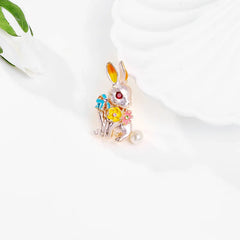 Fashion Sweet Rabbit Elegant Animals Cute Brooches for Girls Stylish Glamorous Pins Jewelry for Women Ladies Accessories Chic