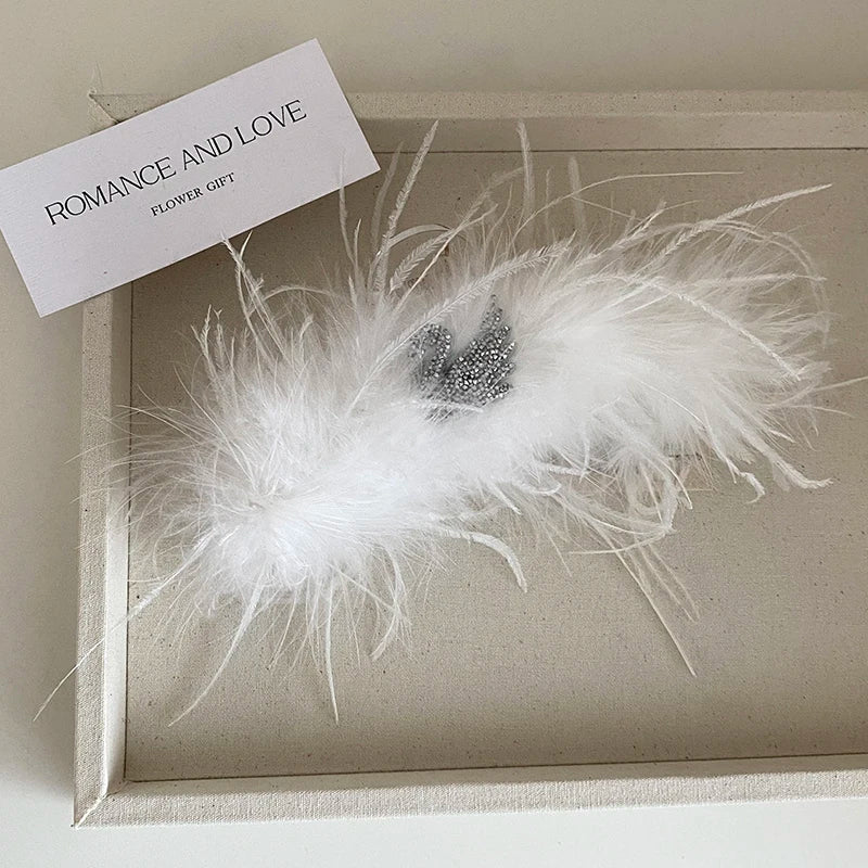 Fashion Elegant Solid Color Feather Hair Claw Clips for Girls Glitter Swan Hair Accessories for Women Ladies Chinese Supplier