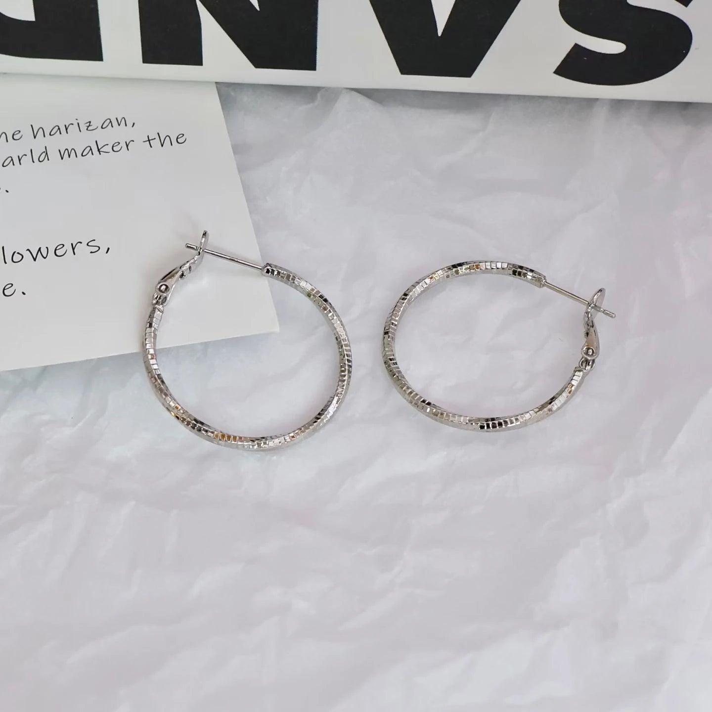 Ladies High Quality Lightweight Large Hoop Earring Fashion Chic Sparking Glamorous Wholesale Jewelry Accessories for Women Daily