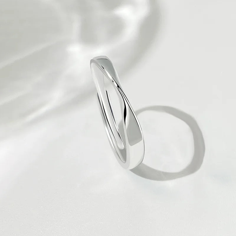 Mobius Strip Couple Rings A Pair of Copper Silver-Plated Fashionable and Trendy Female Male Ring for Gift Accessories Wholesale