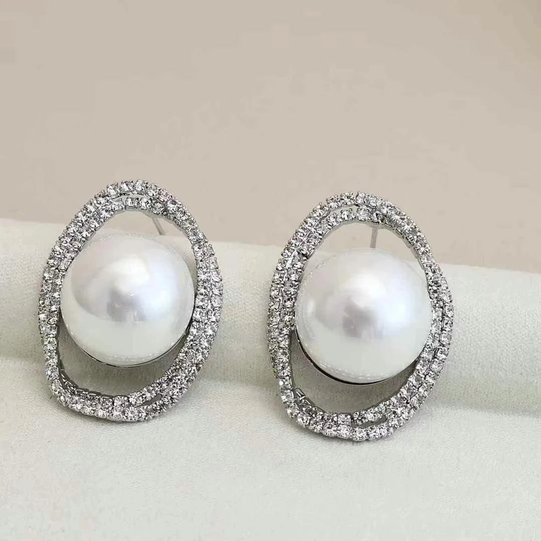 Ladies Simple Imitation Pearl New Design Small Stud Earring Fashion Elegant Beauty Wholesale Jewelry Accessories for Office Use