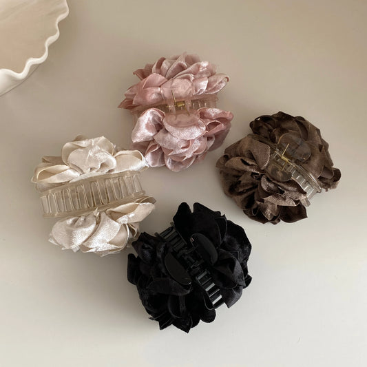 Women's Solid Color Pink Black Minimalistic Hair Claw Clips Elegant Flower Hairpin Accessories Hot Sale Daily Use Wholesale